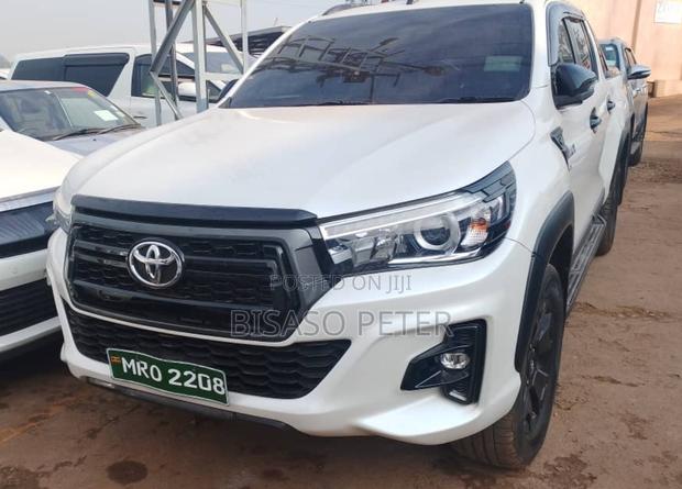 Toyota Hilux Revo Double Cab Deisel 2.8 AWD 2019 White