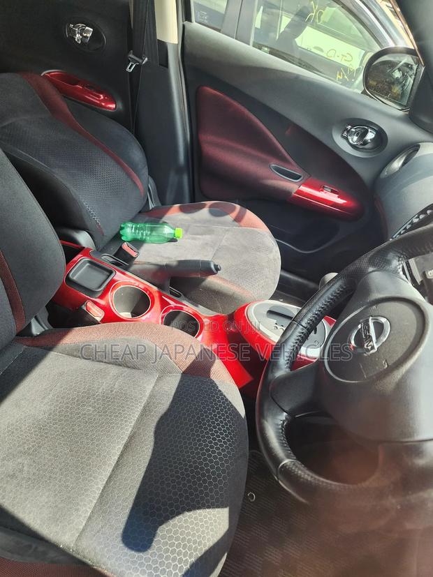 Nissan Juke S 2011 Brown