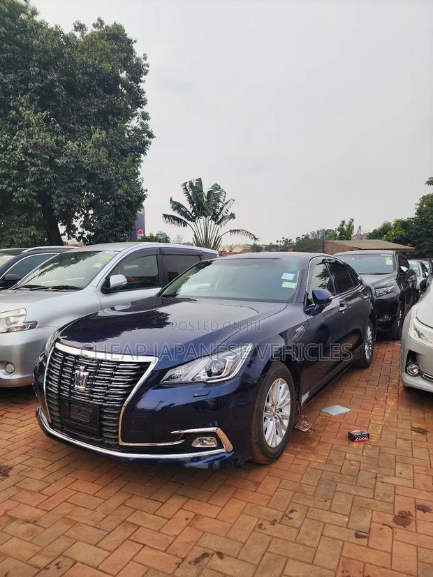 Toyota Crown 2016 Blue