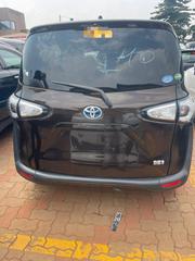 Toyota Sienta 1.5 AWD (6-seater) 2016 Gold for sale