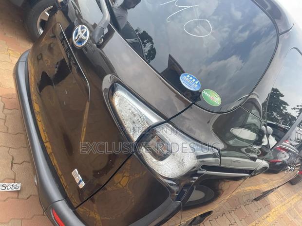 Toyota Sienta 1.5 AWD (6-seater) 2016 Gold