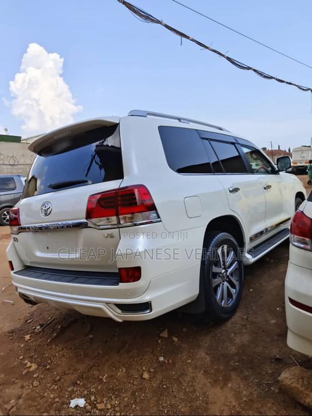 Toyota Land Cruiser 4.6 V8 ZX 2016 White