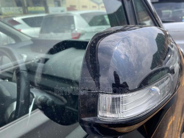 Toyota Noah 2.0 143hp FWD (8 Seater) 2012 Black