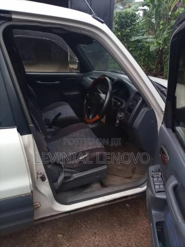 Toyota RAV4 Base 4x4 1996 White