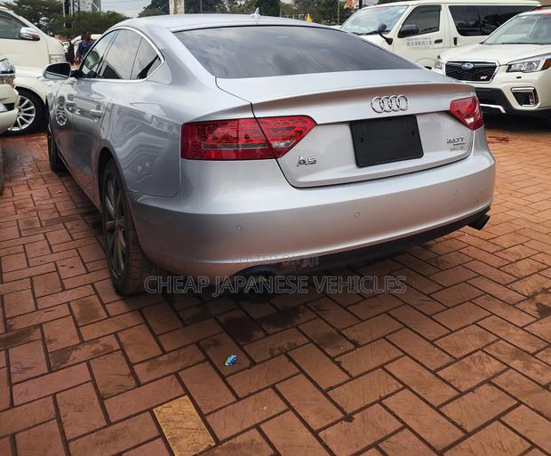 Audi A5 2.0T Premium Quattro 2011 Silver