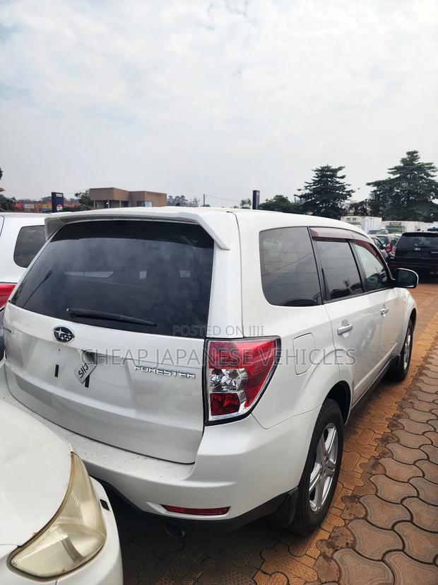 Subaru Forester 2011 Pearl