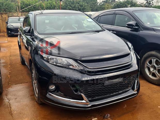 Toyota Harrier 2.0 2015 Black