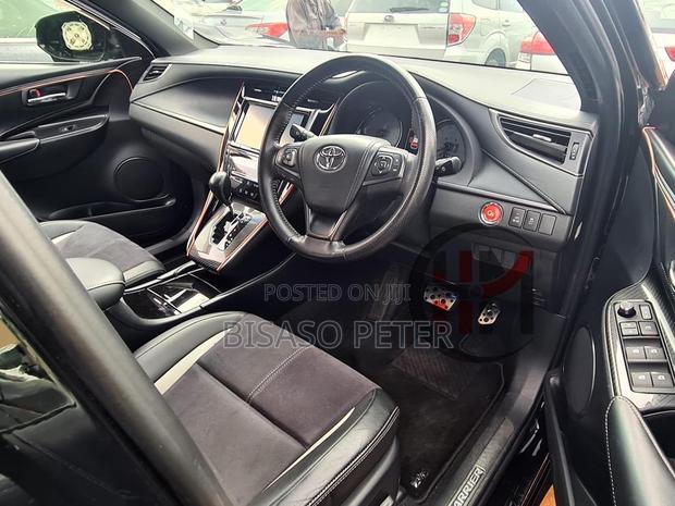 Toyota Harrier 2.0 2015 Black