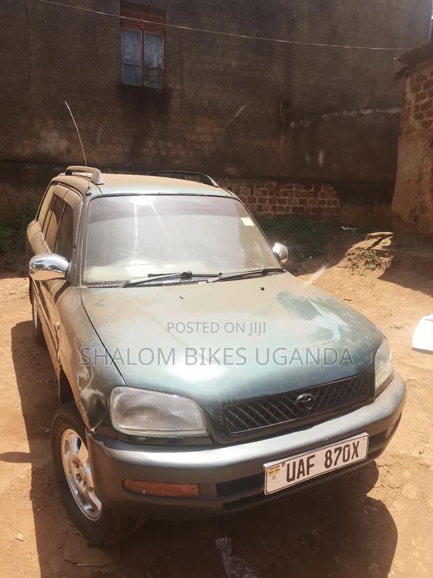 Toyota RAV4 1999 Green
