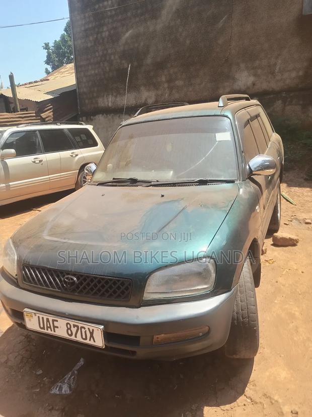 Toyota RAV4 1999 Green