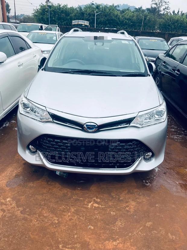 Toyota Corolla Fielder 2016 Silver