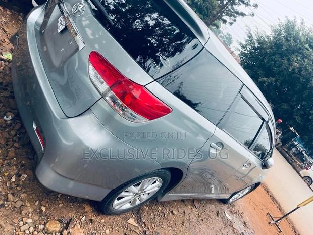 Toyota Wish 2011 Gray