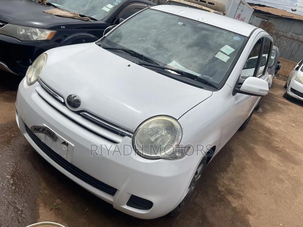 Toyota Sienta 1.5 FWD 2010 White