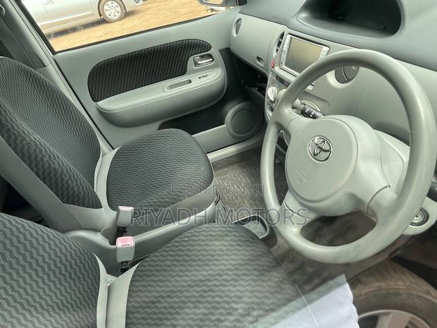 Toyota Sienta 1.5 FWD 2010 White