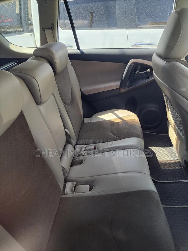 Toyota Vanguard 2011 Pearl