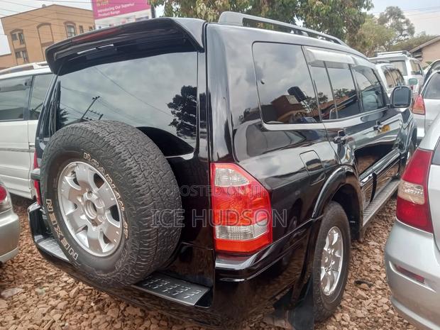 Mitsubishi Pajero 2005 Black