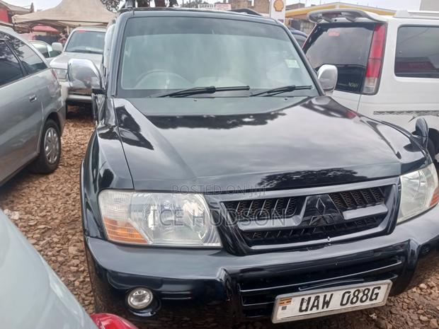 Mitsubishi Pajero 2005 Black