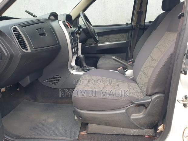 Tata Xenon 2010 White