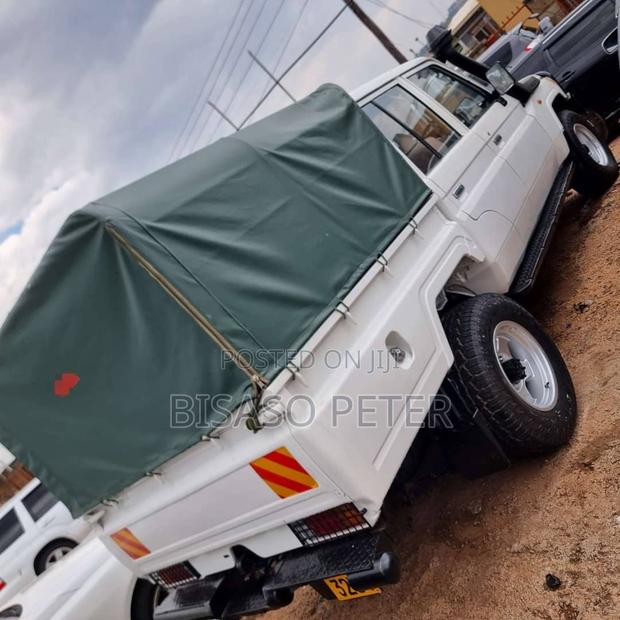 Toyota Land Cruiser 2010 White