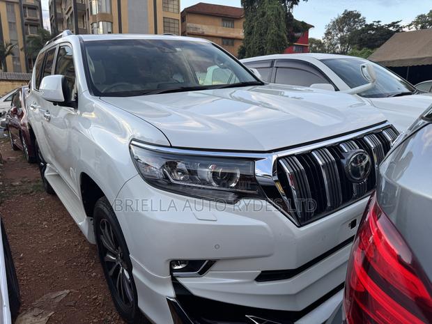 Toyota Land Cruiser Prado 2019 White
