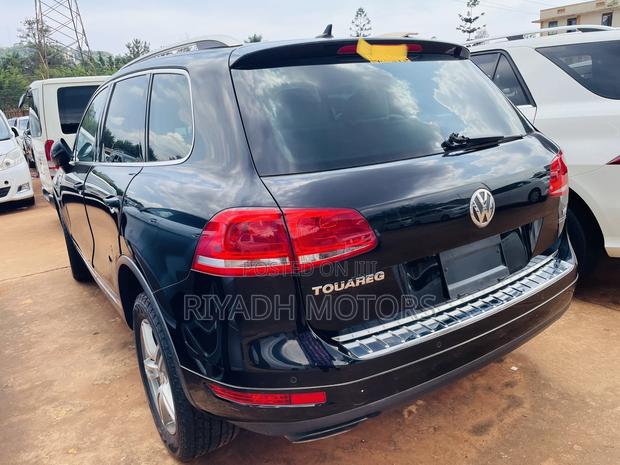 Volkswagen Touareg 2012 Black