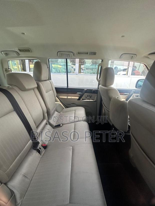 Mitsubishi Pajero 3.2 Di-Dc GLS 2011 Gray