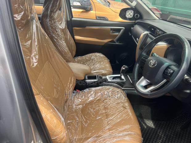 Toyota Fortuner 2016 Silver
