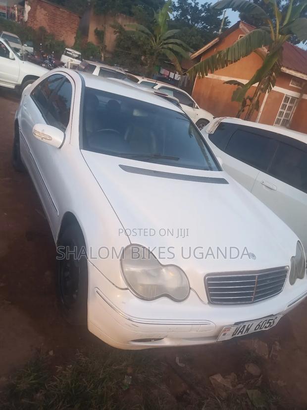 Mercedes-Benz C200 2000 White