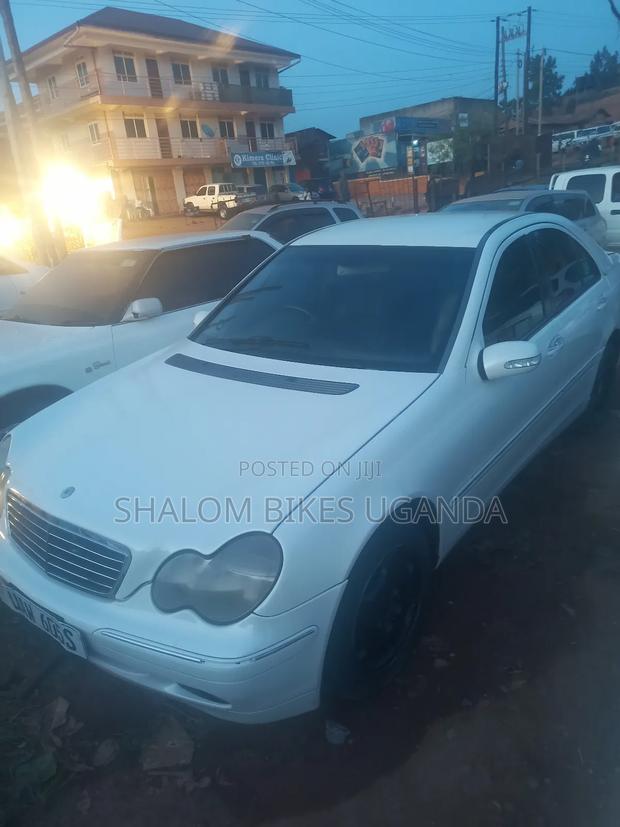 Mercedes-Benz C200 2000 White