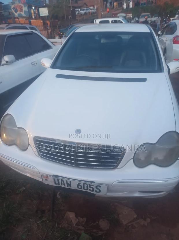 Mercedes-Benz C200 2000 White
