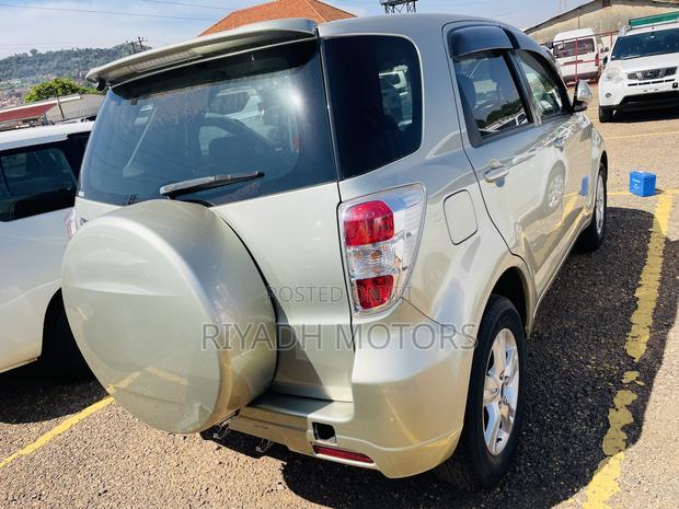 Toyota Rush 1.5 AWD 2011 Gold