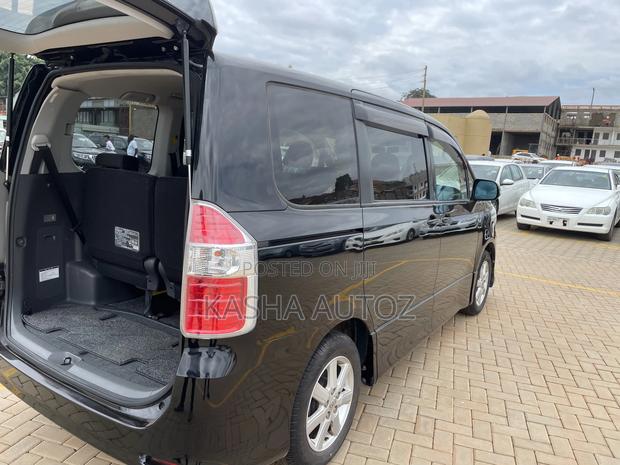 Toyota Noah 2009 Black