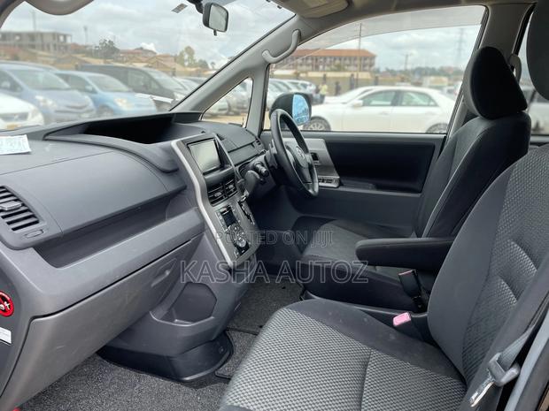 Toyota Noah 2009 Black