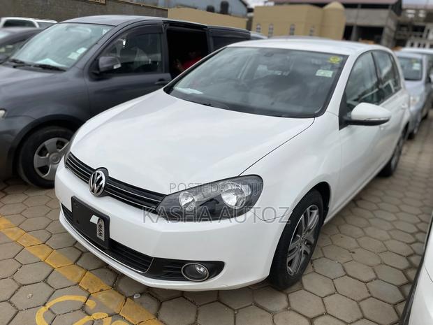 Volkswagen Golf 2011 White