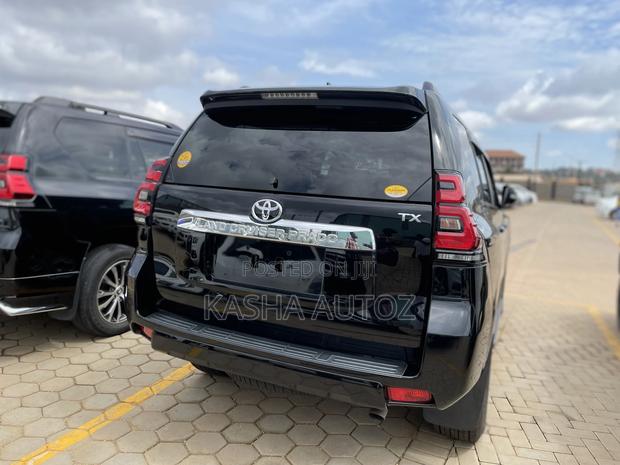 Toyota Land Cruiser Prado 2017 Black