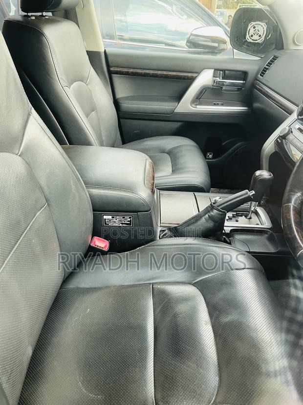 Toyota Land Cruiser 2015 White