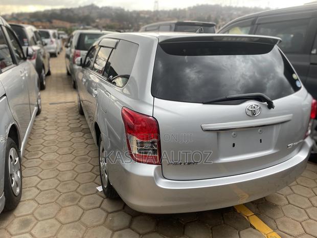 Toyota Corolla Fielder 2011 Silver