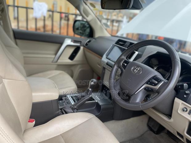 Toyota Land Cruiser Prado 2019 White