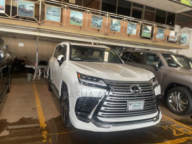New Lexus LX 2022 White