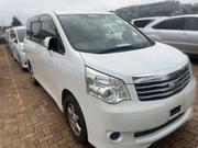 Toyota Noah 2011 White for sale