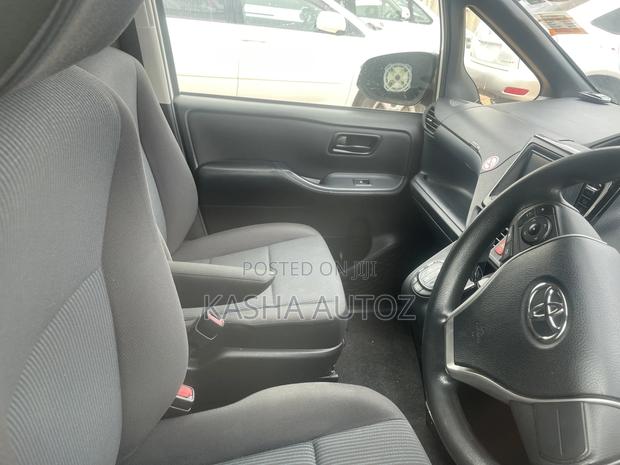 Toyota Noah 2015 White