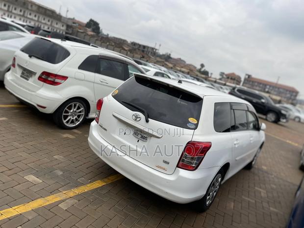 Toyota Corolla Fielder 2010 White