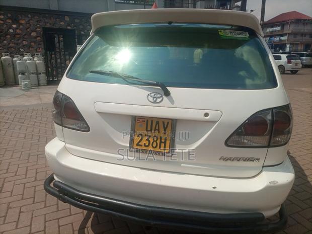 Toyota Harrier 2.4 16V 1998 White