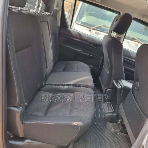 Toyota Hilux 2019 Gray