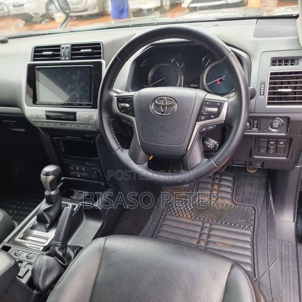 Toyota Land Cruiser Prado 2.8 2020 Black