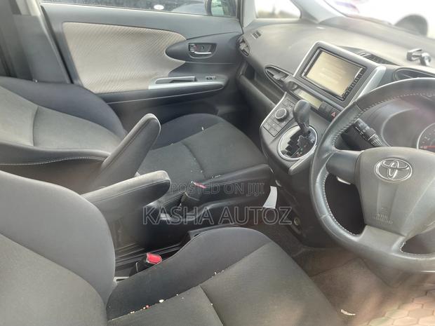 Toyota Wish 2010 Black