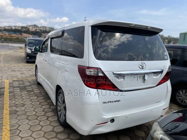 Toyota Alphard 2011 White