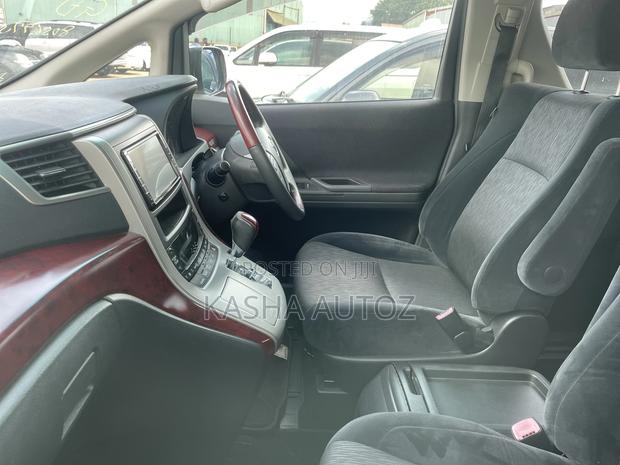 Toyota Alphard 2011 White
