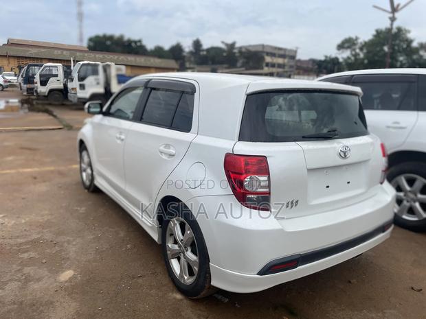 Toyota IST 2009 White