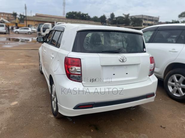 Toyota IST 2009 White